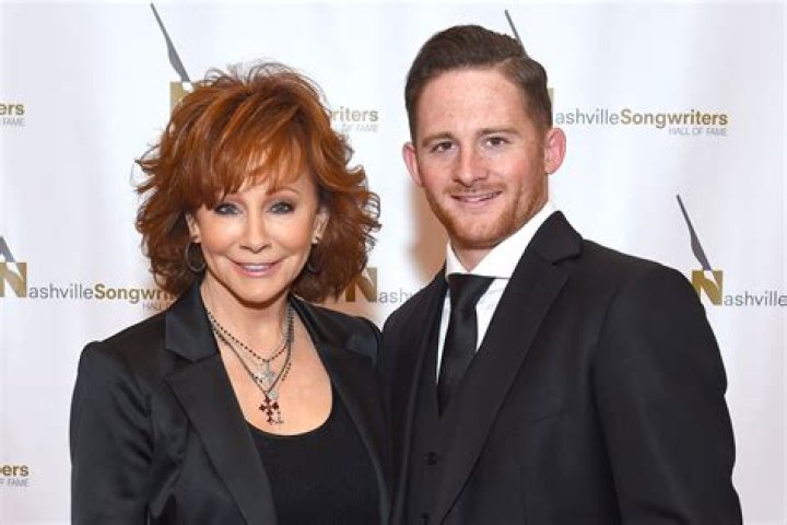 Is Reba McEntire Married? Unraveling The Country Star's Relationship Status